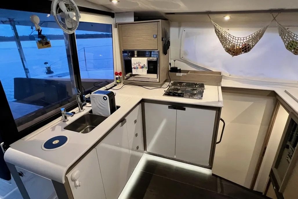 FP Isla 40 interior